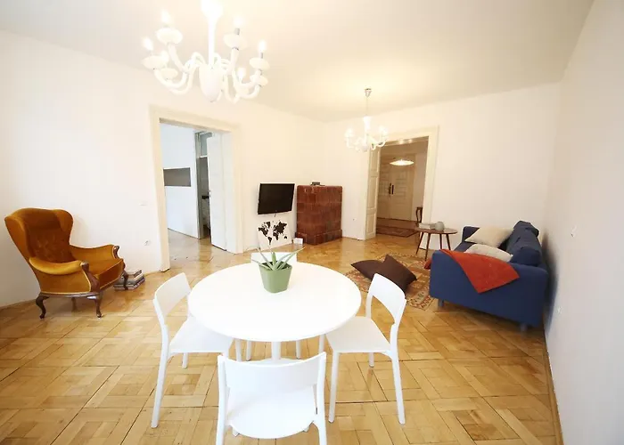Gosposvetska Apartment